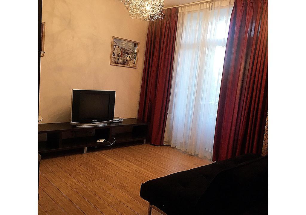 Apartment On Lukyanovska Kyiv Exterior photo