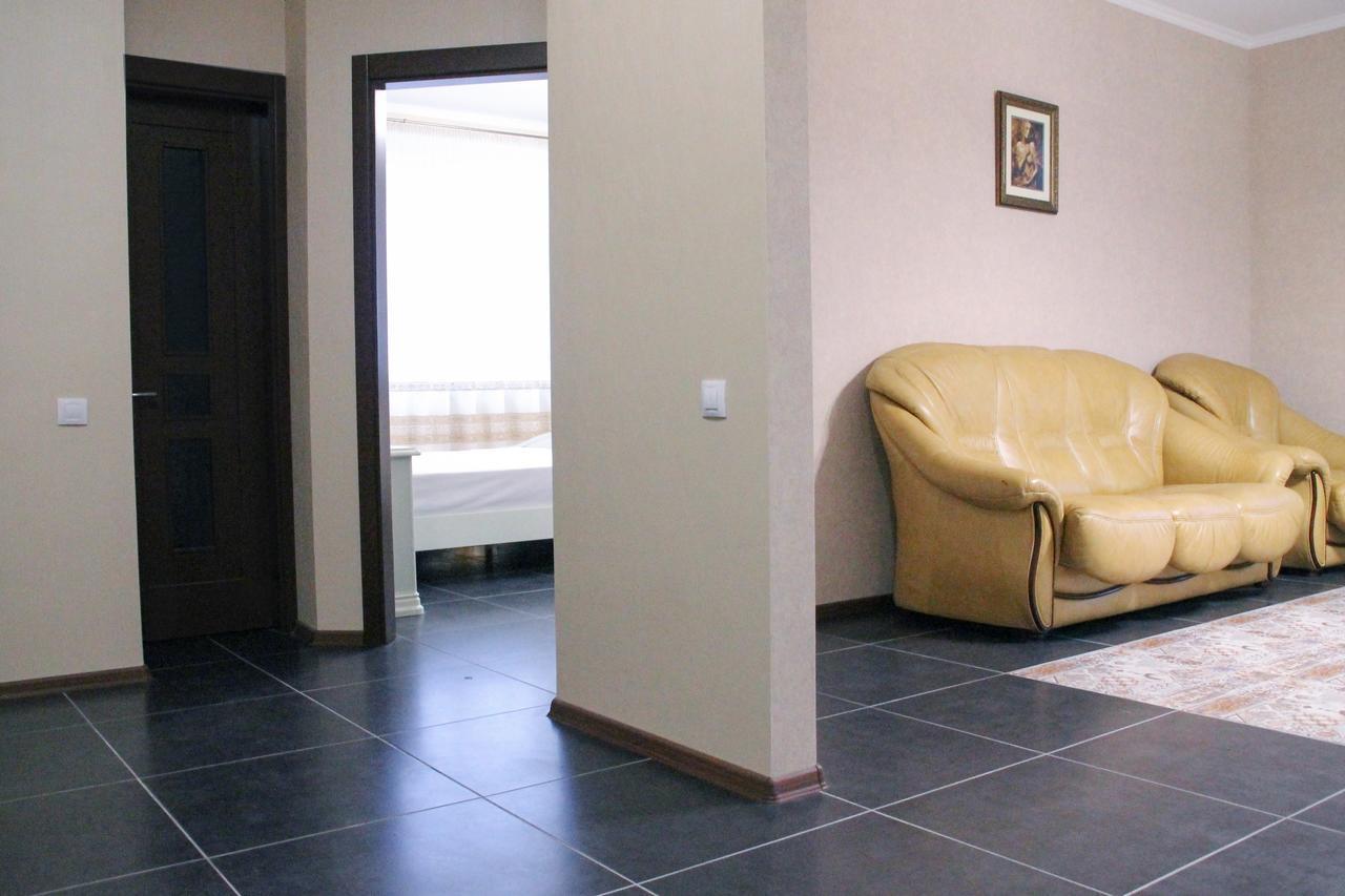 Apartment On Lukyanovska Kyiv Exterior photo